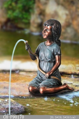 Fonte de água Spitters da menina de Littele com bomba fornecedor