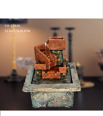 Do Tabletop americano da fonte do estilo do tijolo vermelho H16.5CM de Polyresin faculdade criadora pequena do artesanato do presente da decoração do escritório do ornamento fornecedor