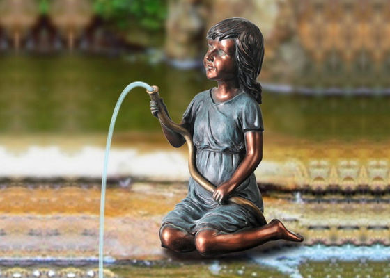 Fonte de água Spitters da menina de Littele com bomba fornecedor