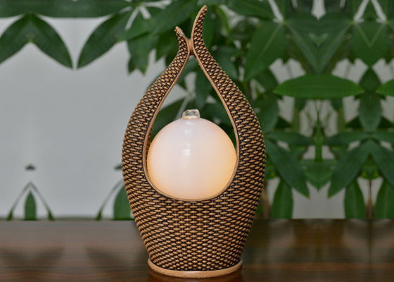 Fonte de água feito à mão do Tabletop de Polyresin com luz fornecedor